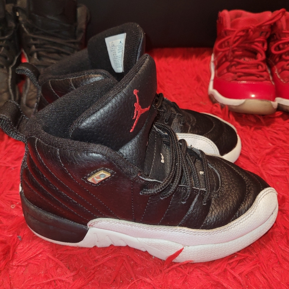 Shoes - Picture 3 of 4
